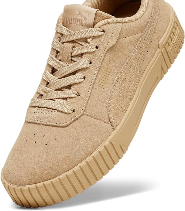 Ein Schritt in Stil und Komfort: PUMA Damen Carina Sneaker in Sanddüne